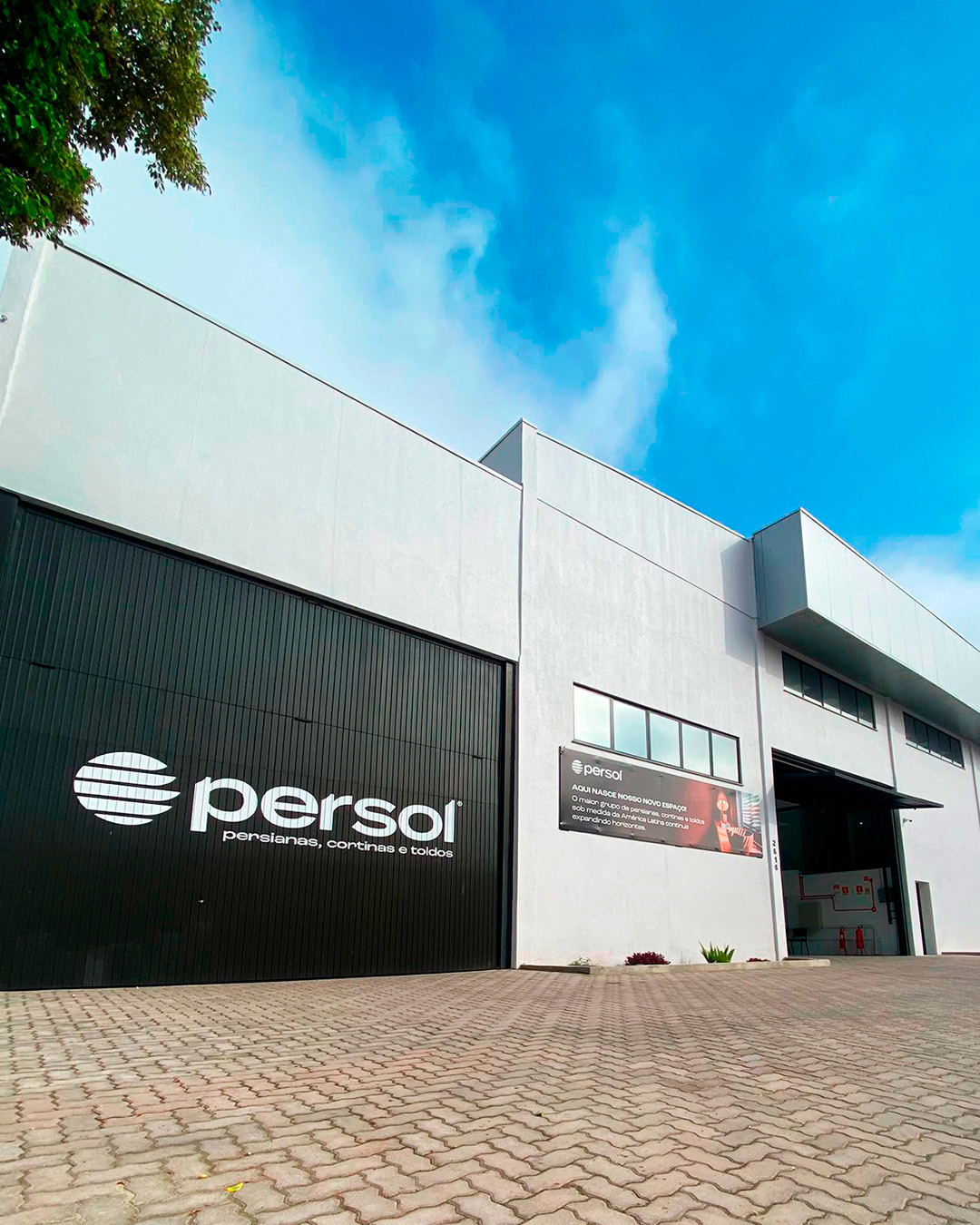 2026: <p>Ampliamos nosso portif&oacute;lio na linha toldos, trilhos com LED e solu&ccedil;&otilde;es em motoriza&ccedil;&atilde;o.<br />
Tamb&eacute;m inauguramos uma nova unidade em Porto Alegre.</p>
